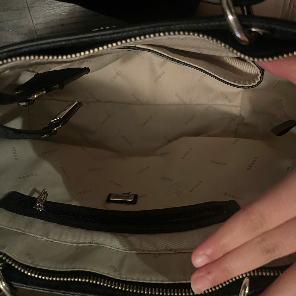 GUESS TOTE BAG - Picture 5 of 8